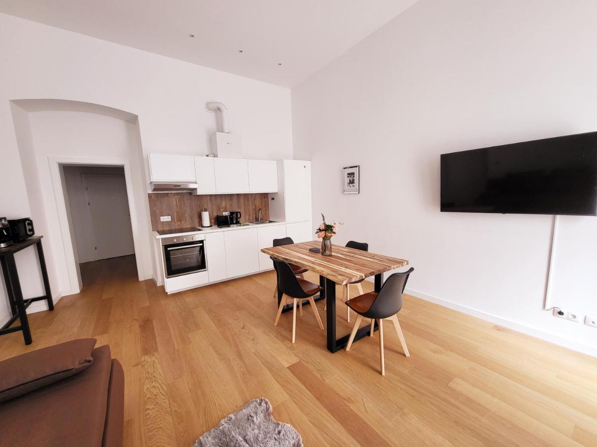 Novara City Apartment Vienna Esterno foto